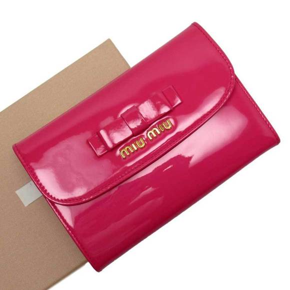 MIU MIU Bi-Fold Wallet Ribbon Gold Patent Leather
